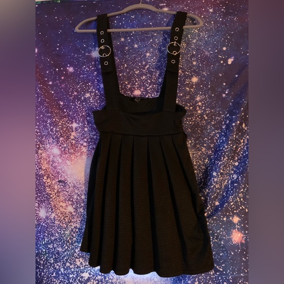 🛍️💫👗- Forever 21 - Black Pleated Pinafore Dress (Suspender Skirt) sz L - Picture 1 of 6